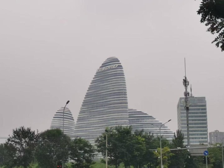 《南京照相馆》与《孤注一掷》的“控制力”与部分剧情对比